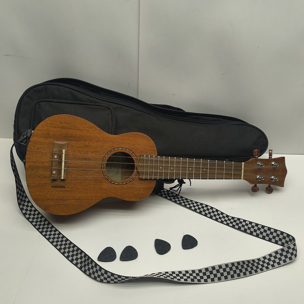 Kmise Soprano Ukulele Professional Mahogany Instrument 21 Inch Hawaiian Ukalalee